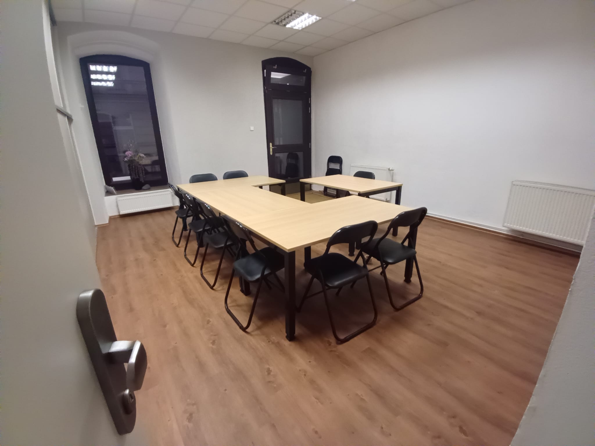 meeting_room 2