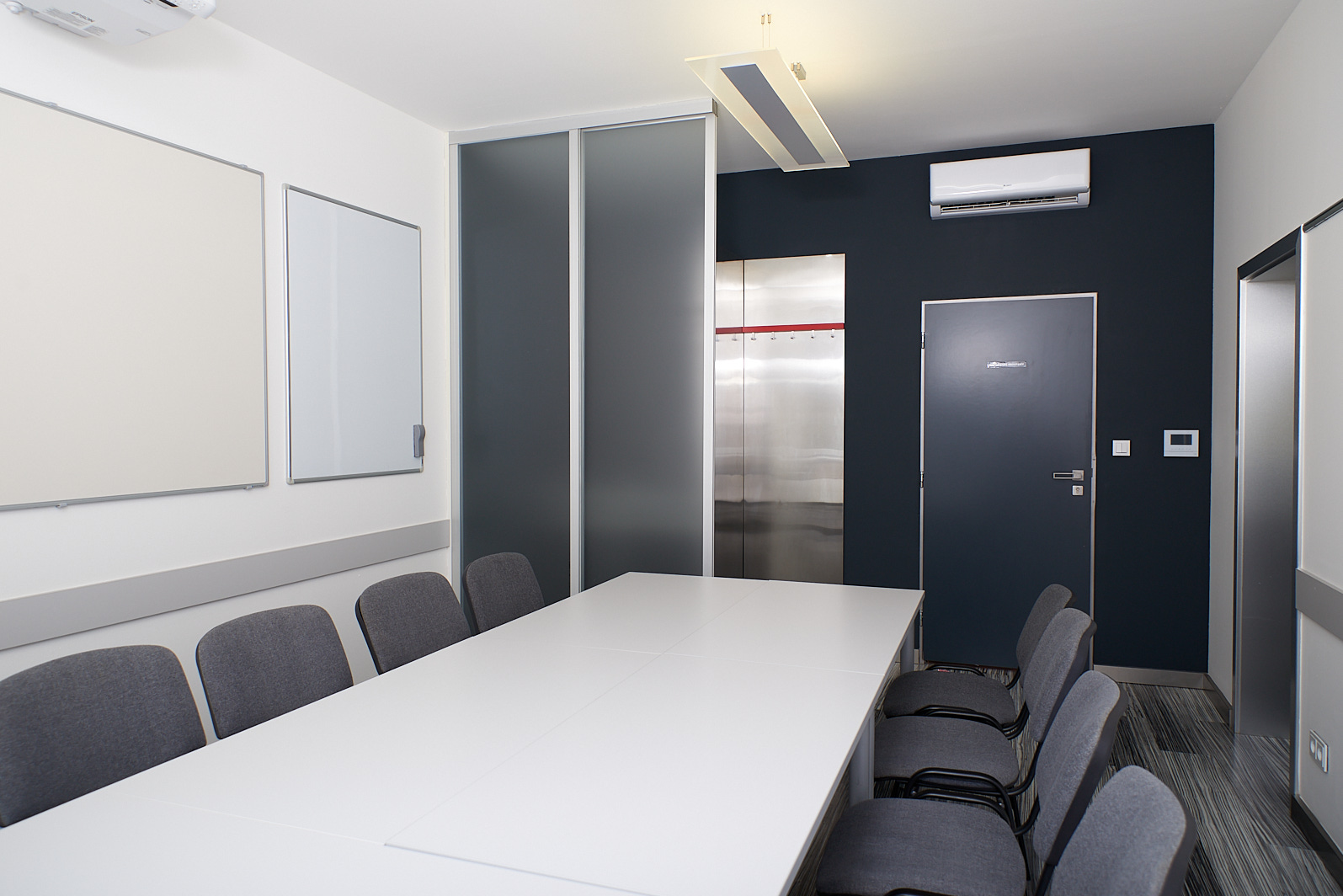 Cabinet 3
