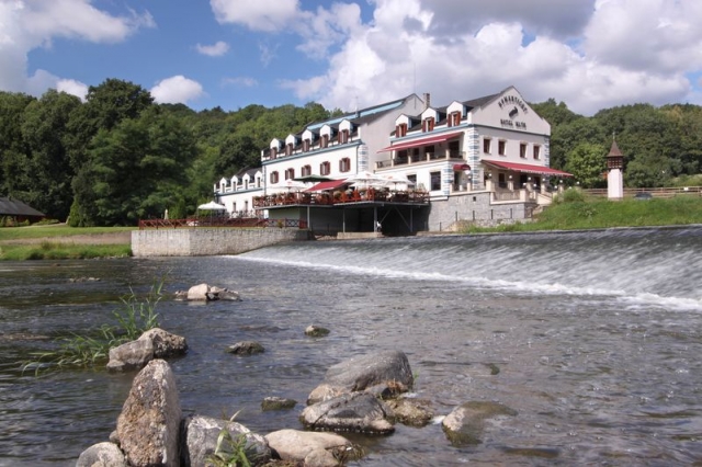 ROMANTICKÝ HOTEL MLÝN KARLŠTEJN